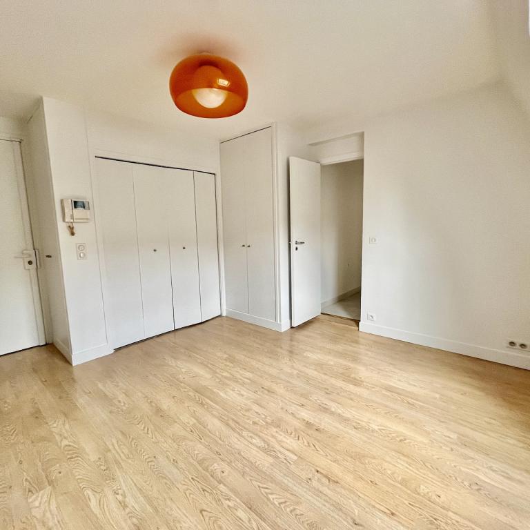 A LOUER 2 Pièces PARIS VIIIème  50.85m² au Sol / 45.45m²en Loi  Boutin . REFAIT NEUF 