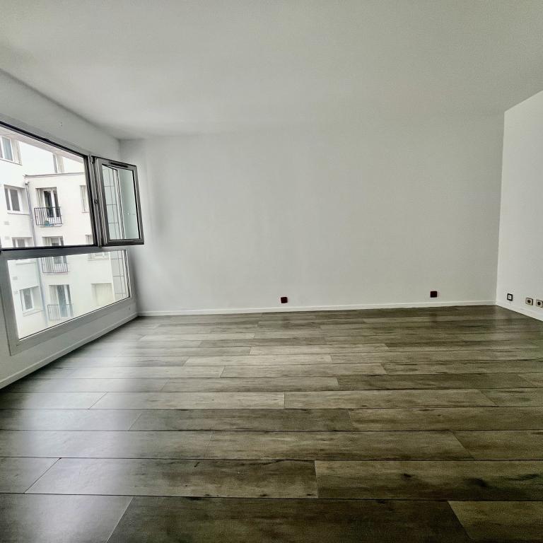 Paris XIIème, Grand 2 pièces de 53,71 m² en dernier étage avec place de parking en sous-sol.