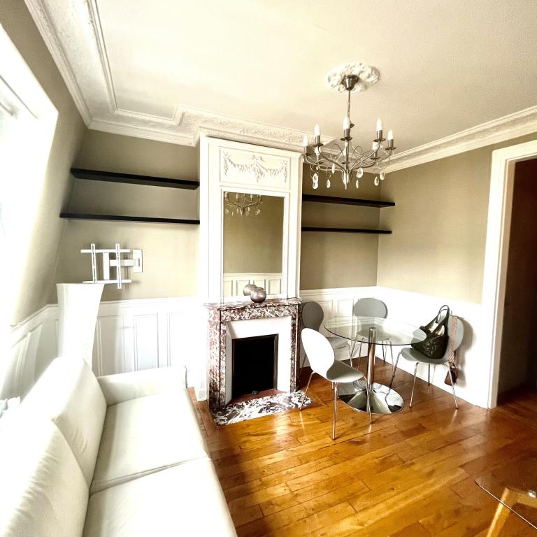 2 PIECES MEUBLE  M°CONVENTION