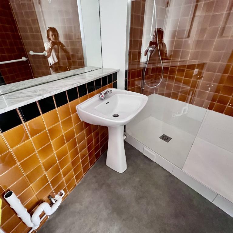 A LOUER 2 PIECES 53.32m2 + TERRASSE 25m² PARIS XVème