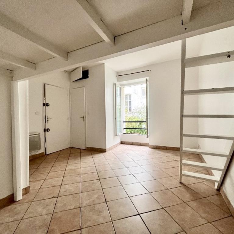 STUDIO AVEC MEZZANINE 21m²  - CHARLES MICHELS