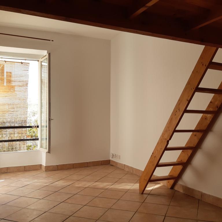 STUDIO AVEC MEZZANINE 21m²  - CHARLES MICHELS