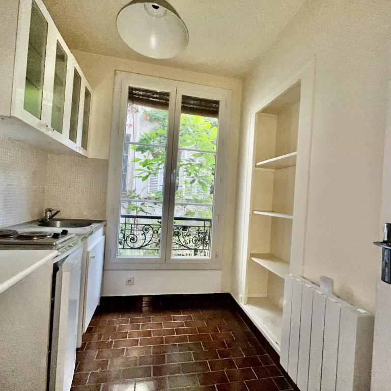  Paris IVème métro Saint Paul, Studio de 23,72m²