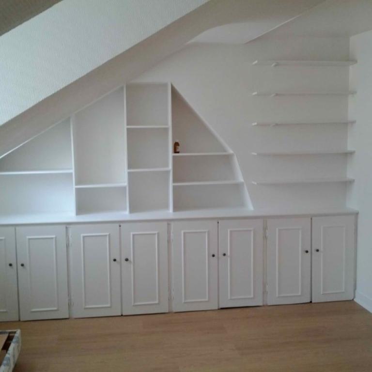 Paris 10ème, BONNE NOUVELLE, Beau Studio en dernier étage