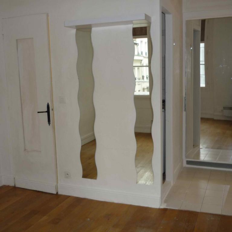 STUDIO 14m² PARIS IIème 