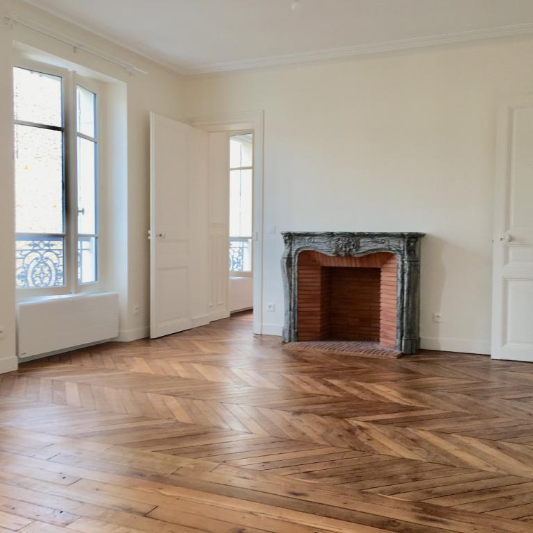 Paris XVème , Place du Commerce, 2 Pièces de 56m² 