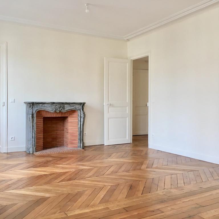 Paris XVème , Place du Commerce, 2 Pièces de 56m² 