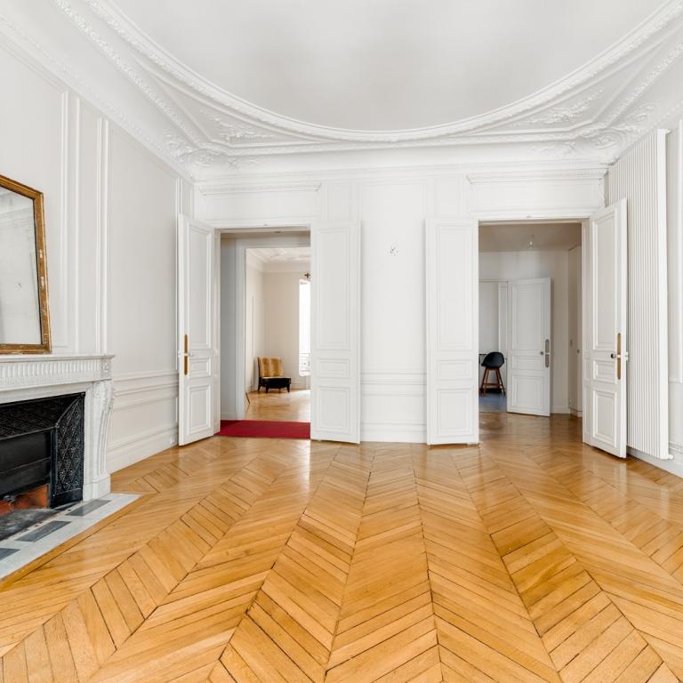 Paris VIIème, Solférino 5 Pièces de 147,43 m²