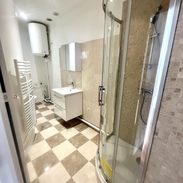 A LOUER 75002 PARIS STUDIO BOURSE