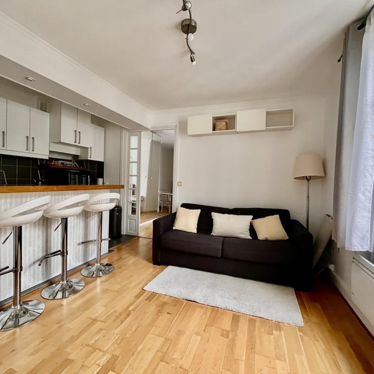 A LOUER 2 PIECES Loué Meublé 32.40m² Paris IIIème.