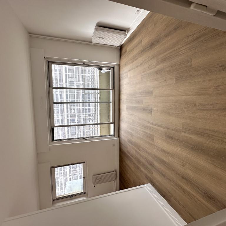 A LOUER PARIS XVème STUDIO REFAIT NEUF 