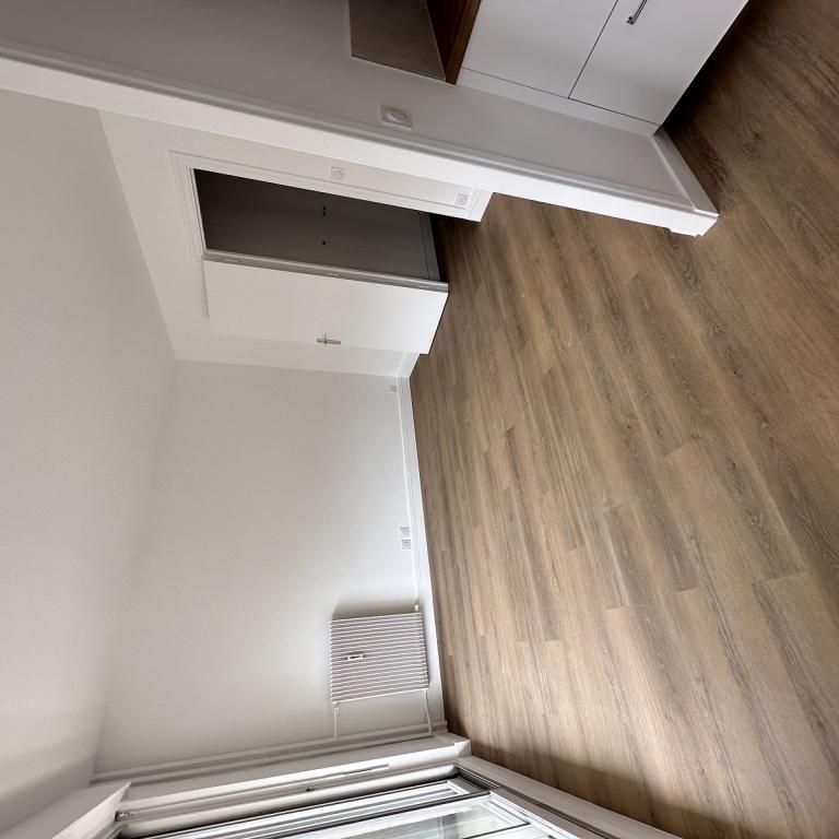 A LOUER PARIS XVème STUDIO REFAIT NEUF 