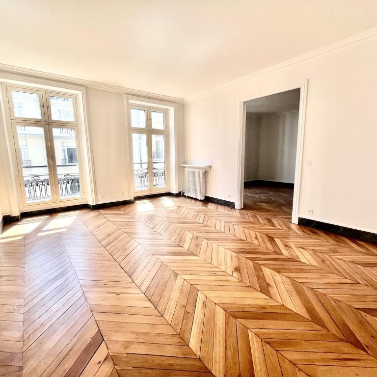 A LOUER 4 Pièces 120.6m² PARIS VIIIème. CHAMPS ELYSEES. REFAIT NEUF