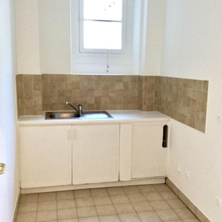 ALOUER75009 PARIS ANVERS 2P RENOVE
