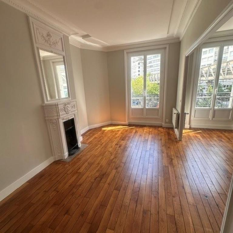Paris XVème, Métro Bir Hakeim, Grand 3 Pièces de 81,54m²