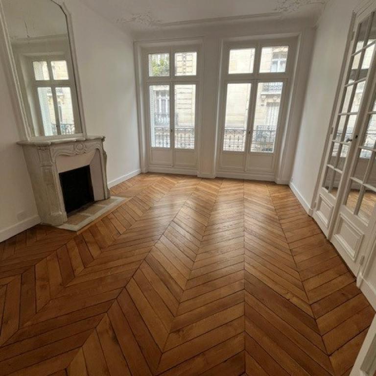 Paris XVIIème, Magnifique 3/4 Pièces de 83m² avec Balcon