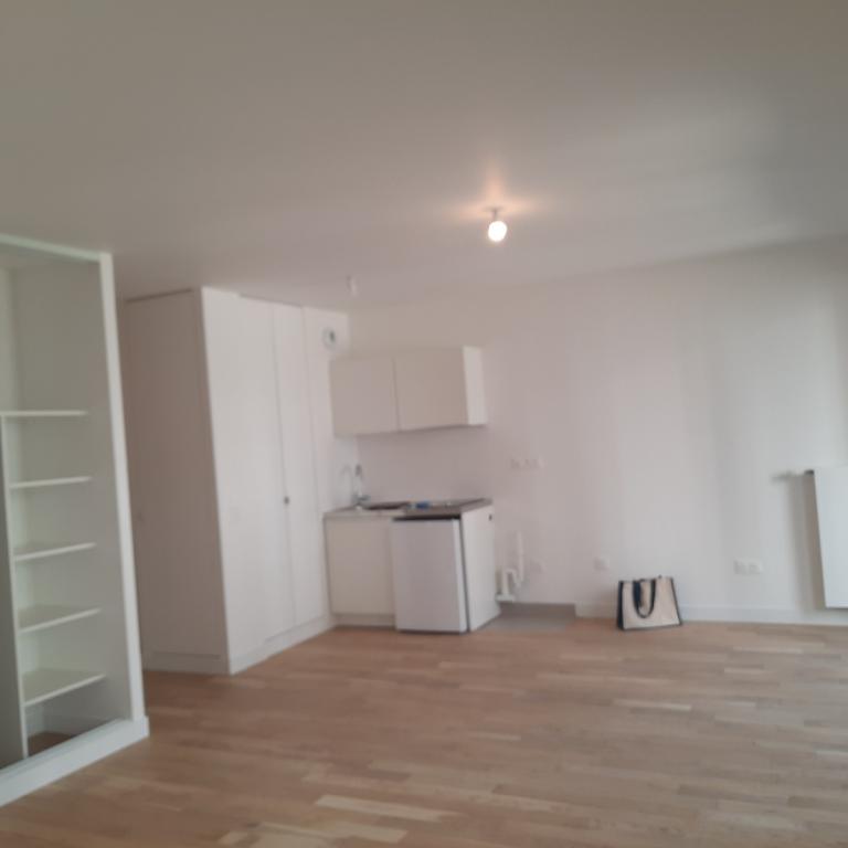 Issy les Moulineaux (92130) Grand Studio Neuf de 38,10 m² avec balcon loggia de  7,88m²