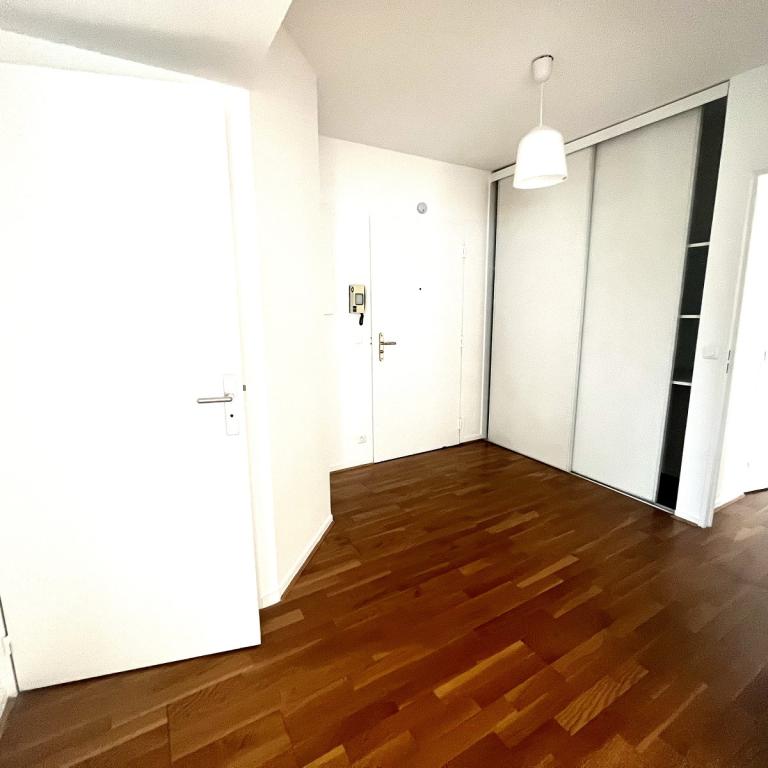 A LOUER 5 Pièces 114,87m² PARIS XVème - BALCONS- PARKING