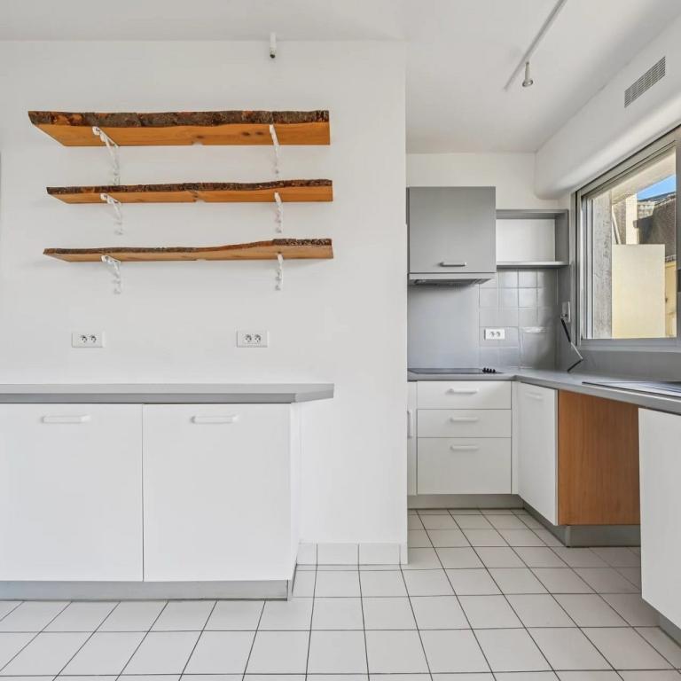 A LOUER 2 PIECES 45m² PARIS XVème  BEAUGRENELLE
