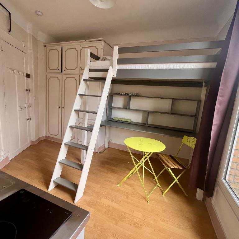 A LOUER STUDIO 12.36m²  PARIS XIIIème 