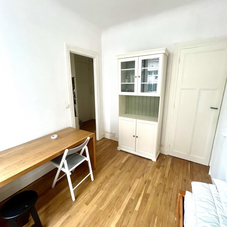 A LOUER 75017 PARIS TERNES STUDIO MEUBLE