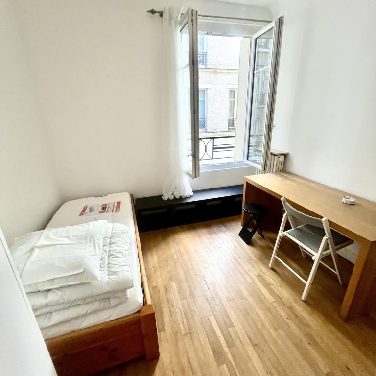 A LOUER 75017 PARIS TERNES STUDIO MEUBLE
