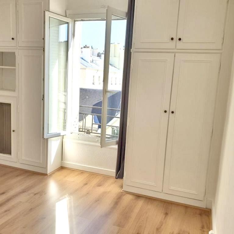 STUDIO REPEINT 25m2 M°Charles Michels