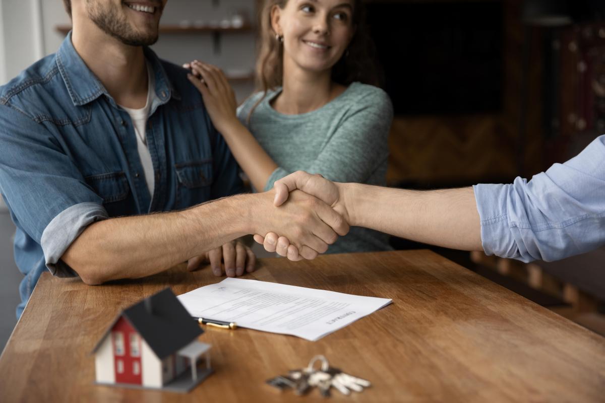 Comparaison entre location nue et location meublée pour un investissement immobilier locatif efficace