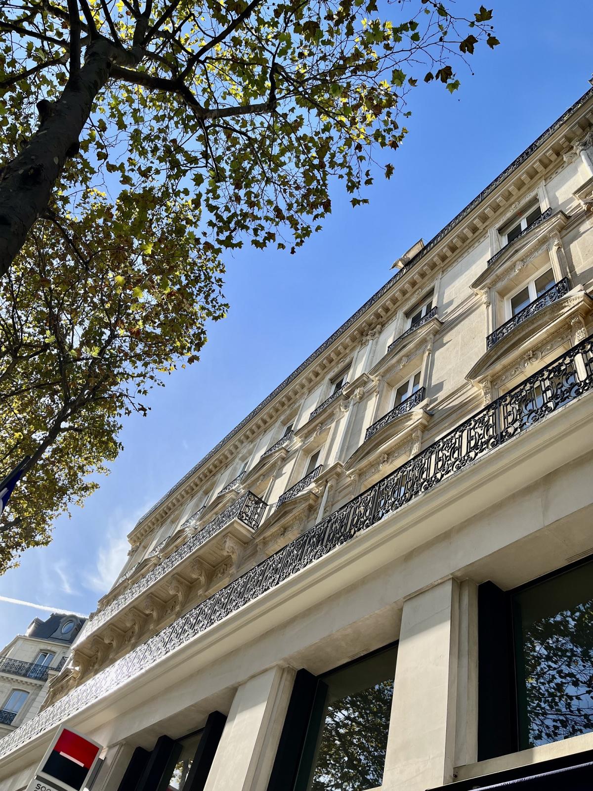 A LOUER 6 Pièces PLACE DE LA MADELEINE Paris VIIIème. REFAIT NEUF