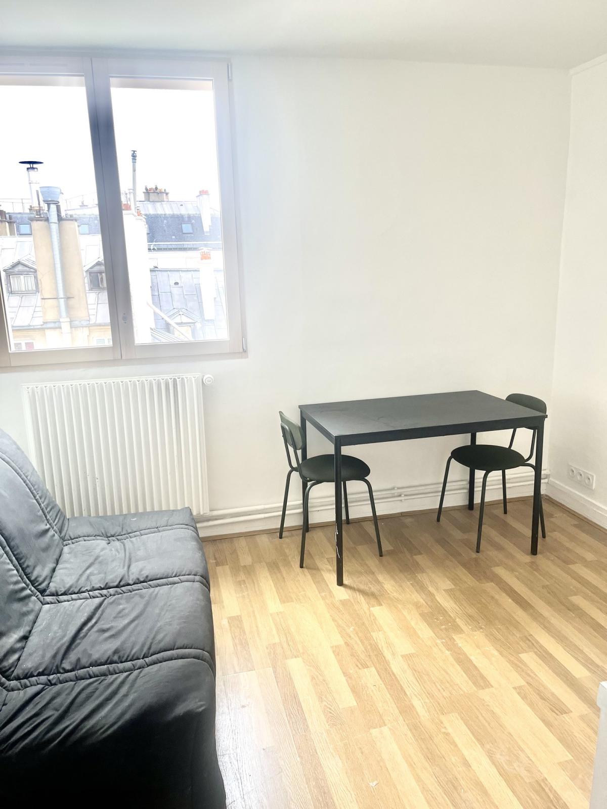A louer 75007 PARIS studio Quartier rue du Bac