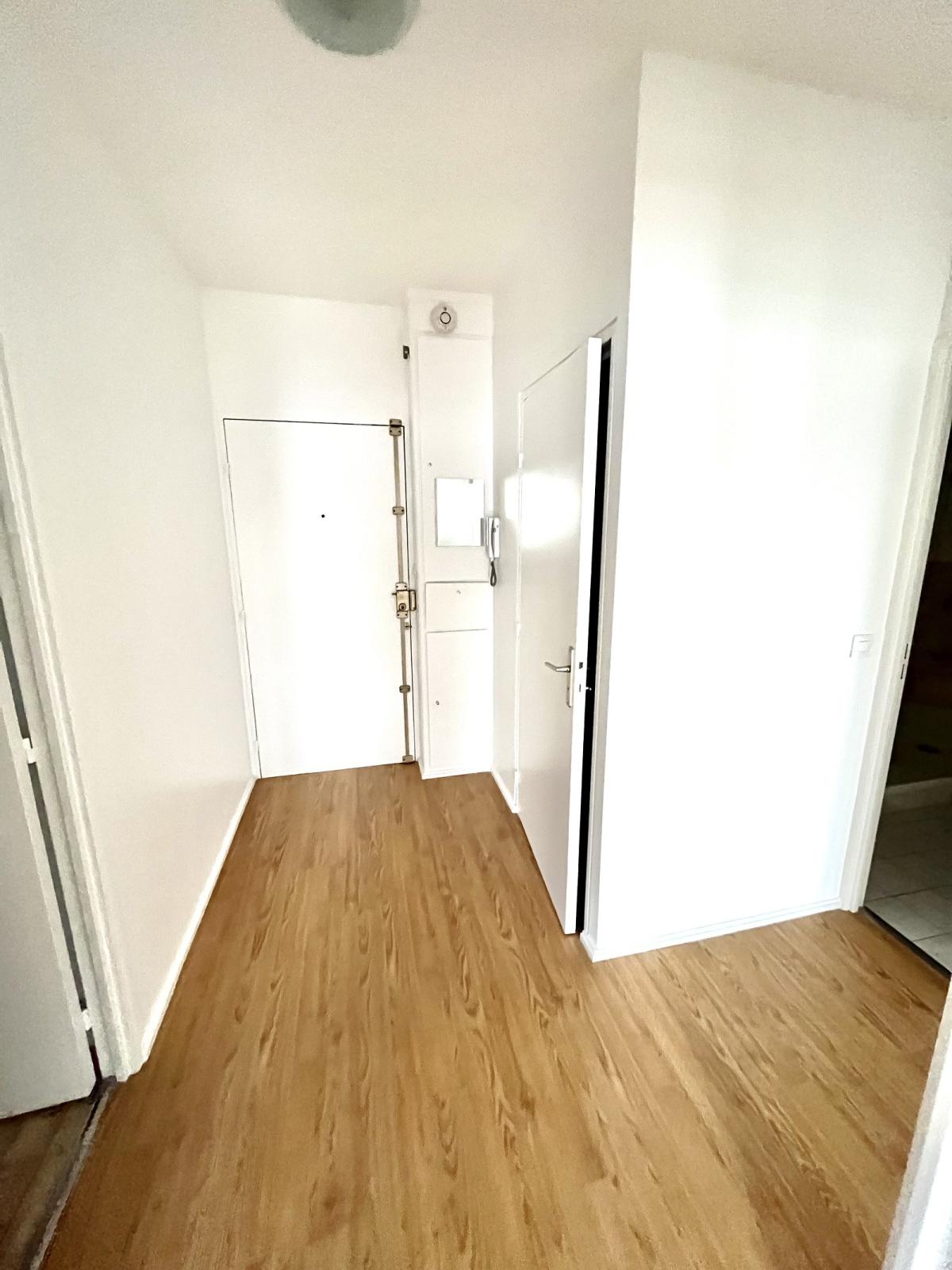 A LOUER 75015 PARIS  2P rue vaugirard 