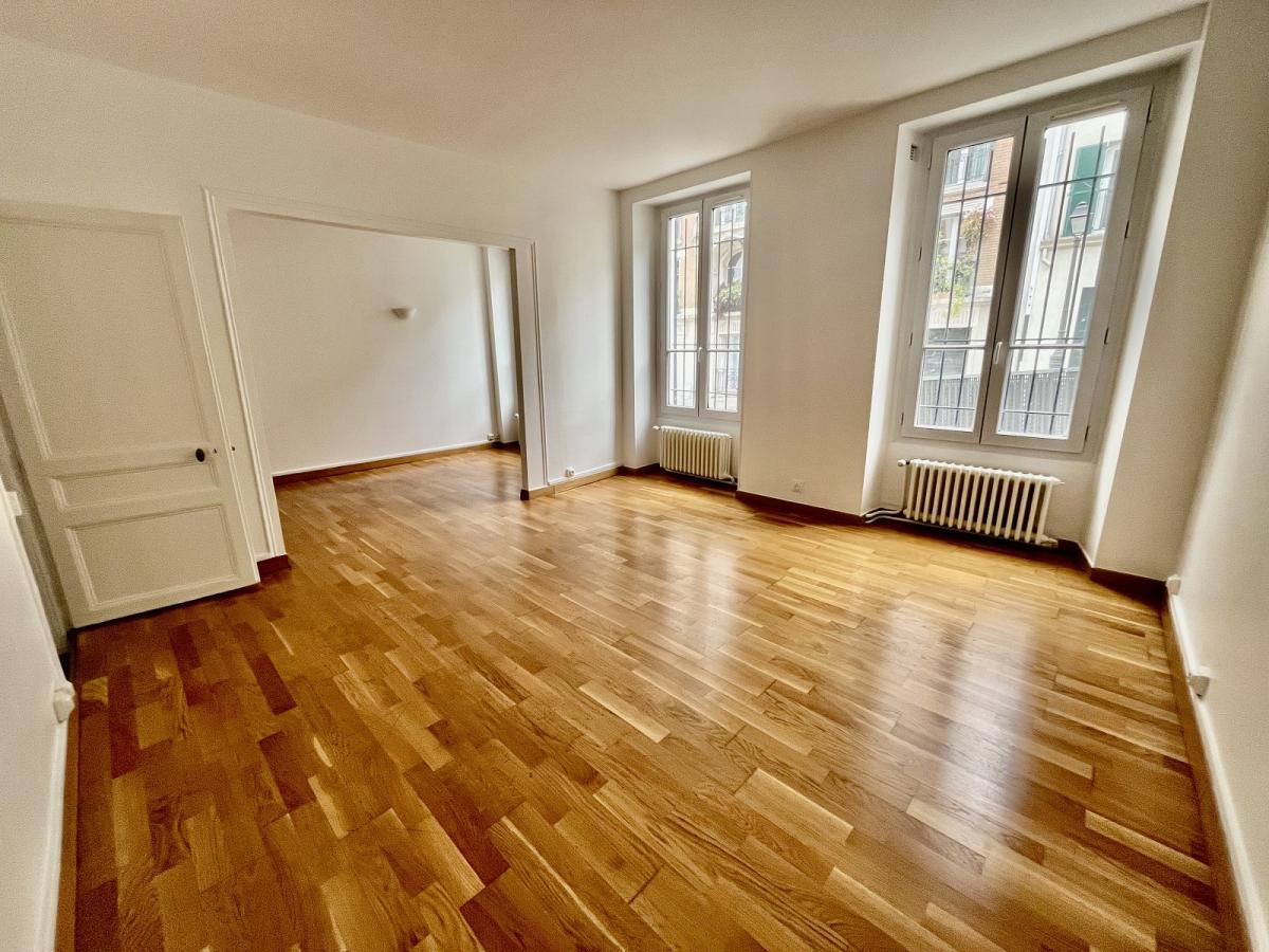 A LOUER 3 PIECES 60m²  MONTMARTRE 
