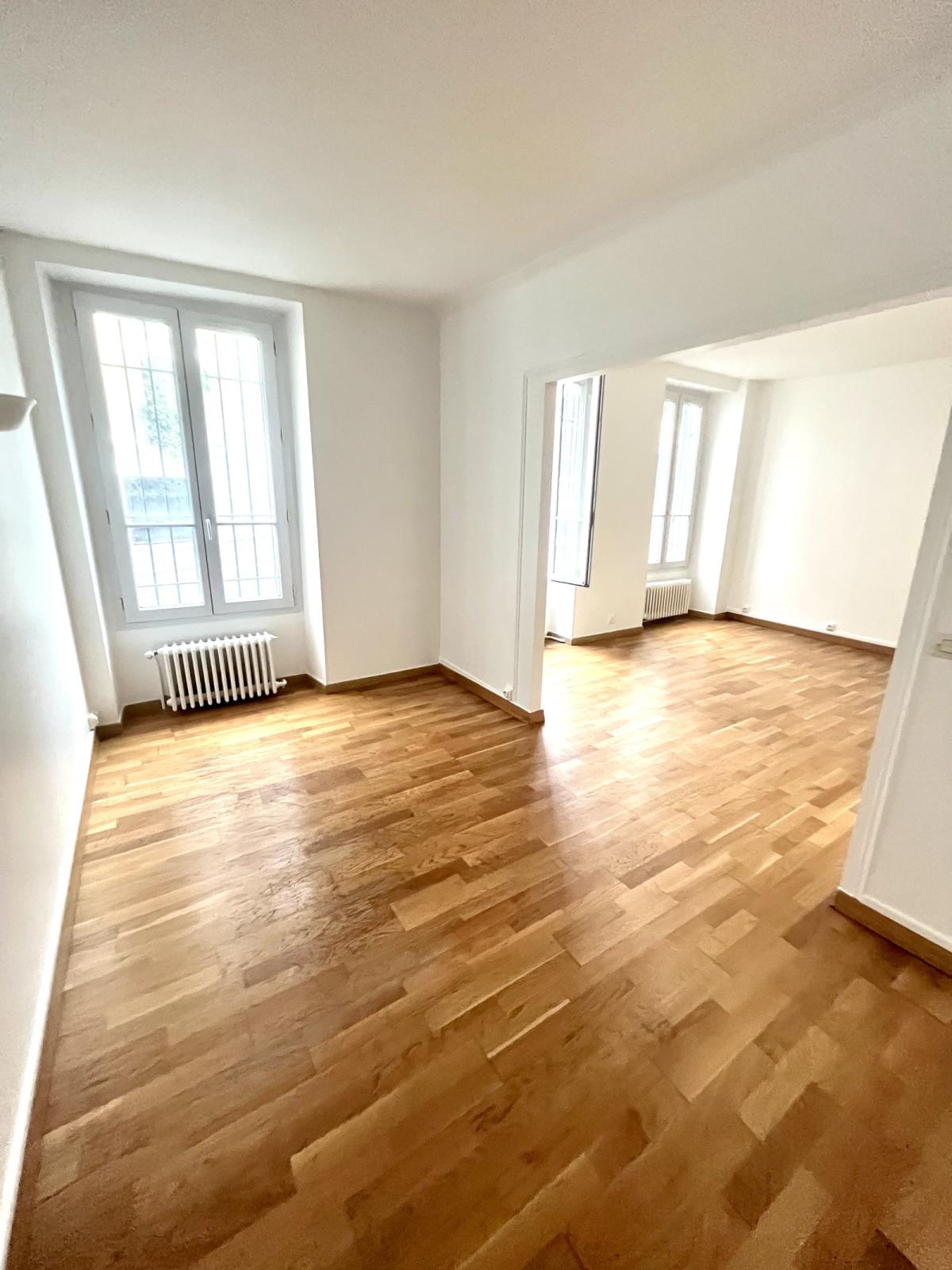 A LOUER 3 PIECES 60m²  MONTMARTRE 