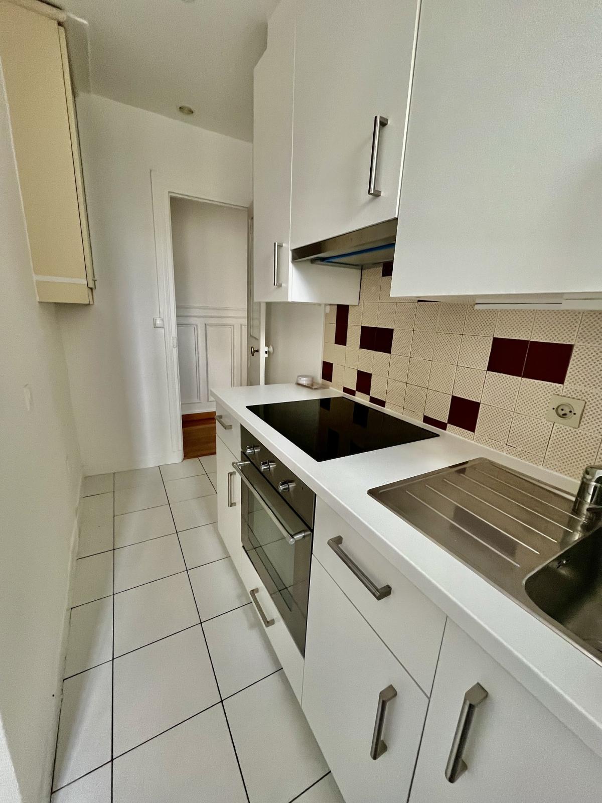 A LOUER 3 PIECES 60m²  MONTMARTRE 