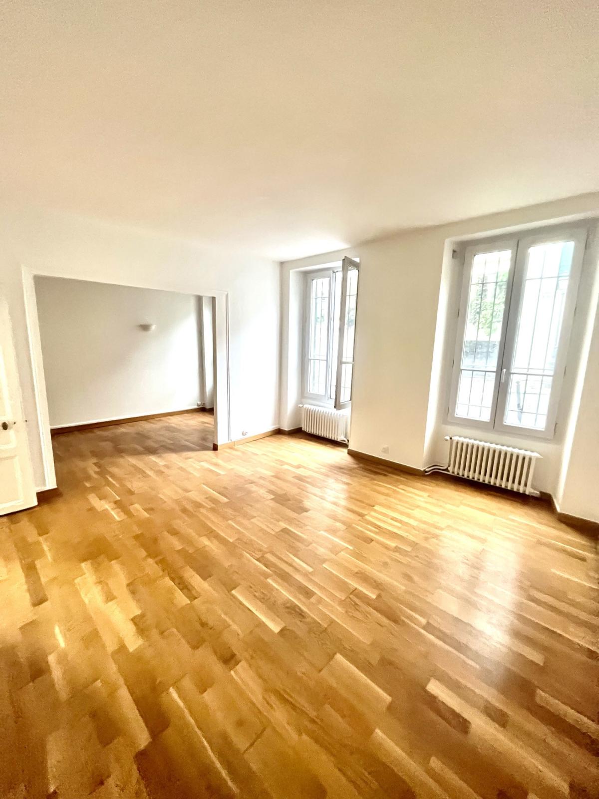 A LOUER 3 PIECES 60m²  MONTMARTRE 