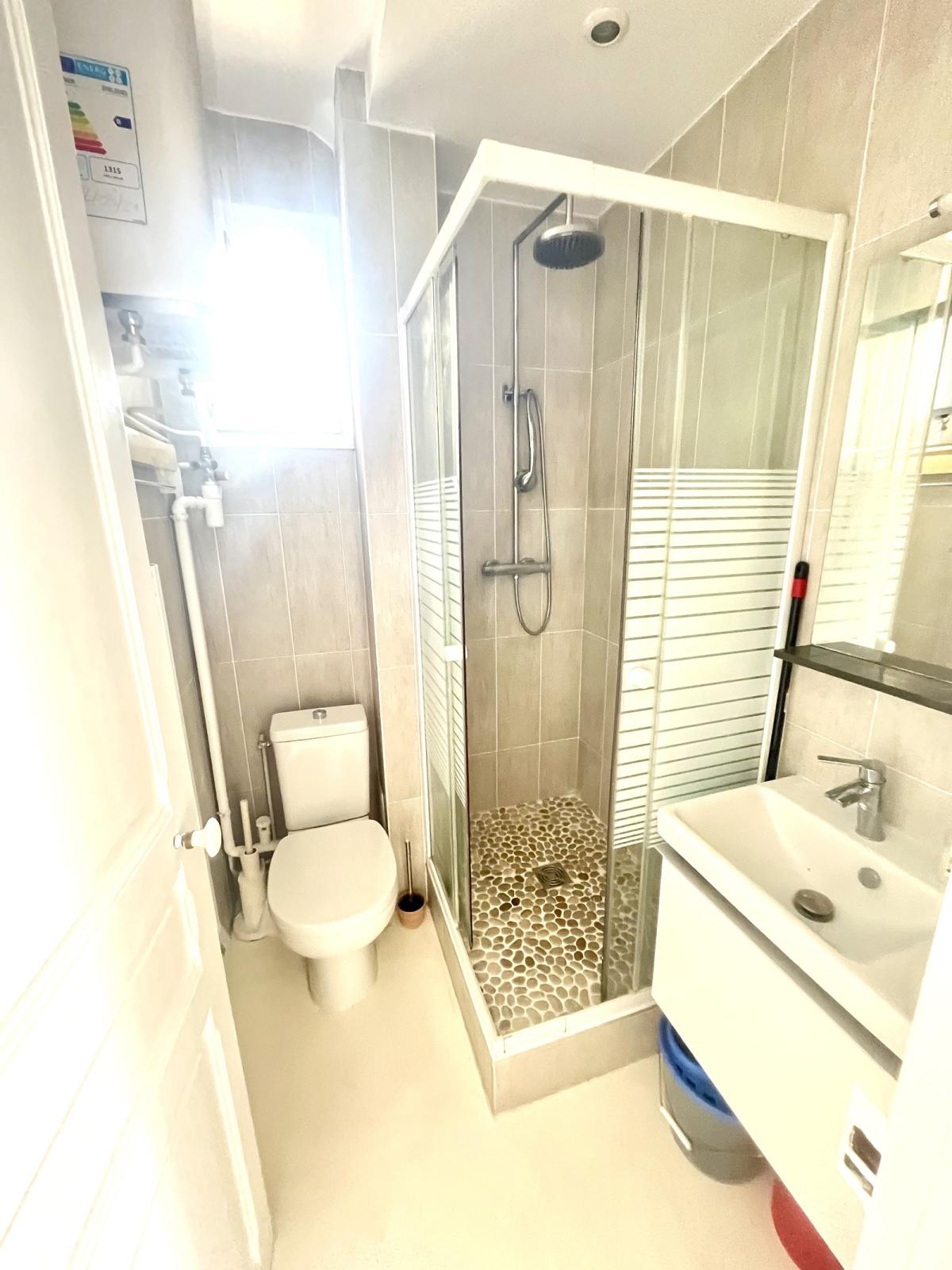 A LOUER PARIS XVème 2 Pièces en meublé de 39m² 