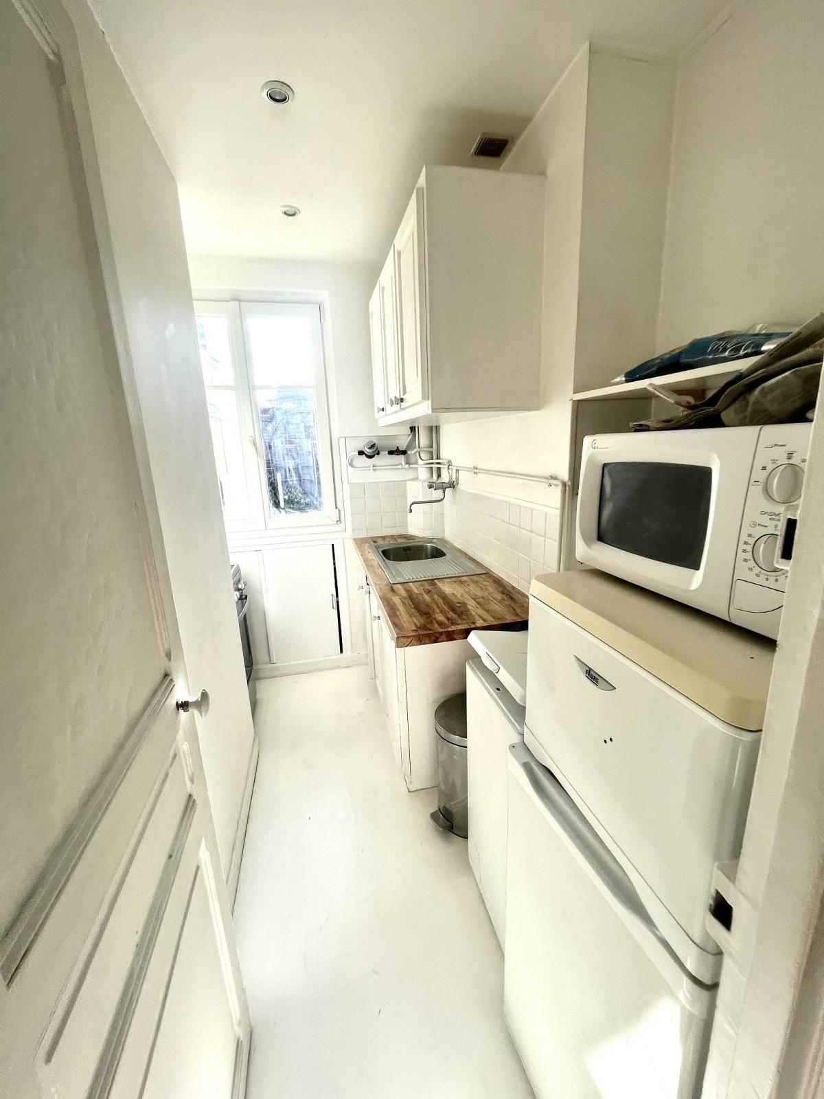 A LOUER PARIS XVème 2 Pièces en meublé de 39m² 