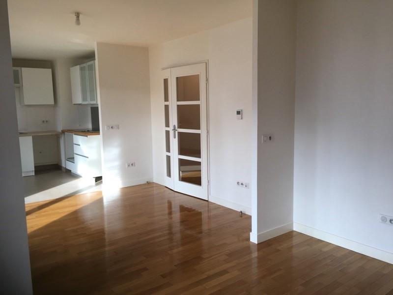 A LOUER 4 PIECES 83m²  AVEC TERRASSE et PARKING