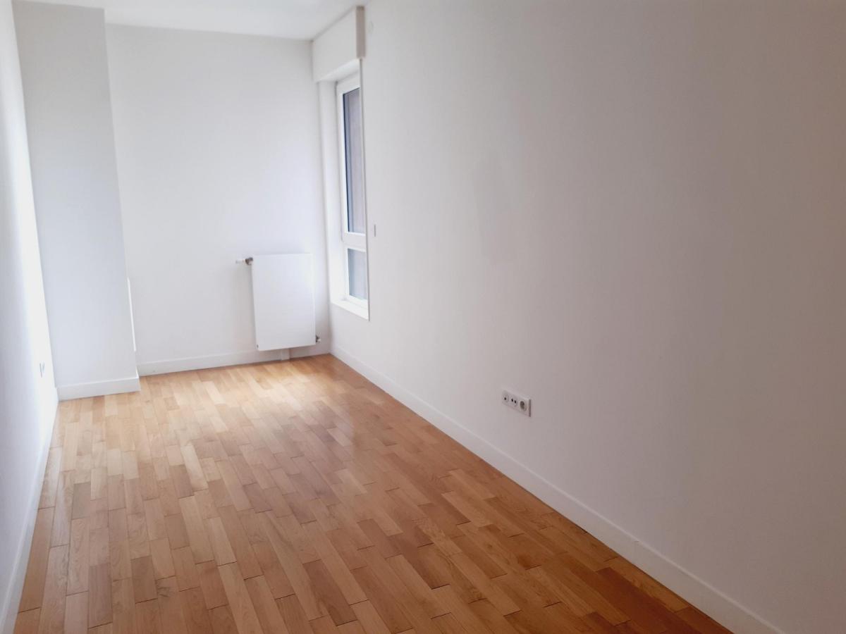 A LOUER 4 PIECES 83m²  AVEC TERRASSE et PARKING