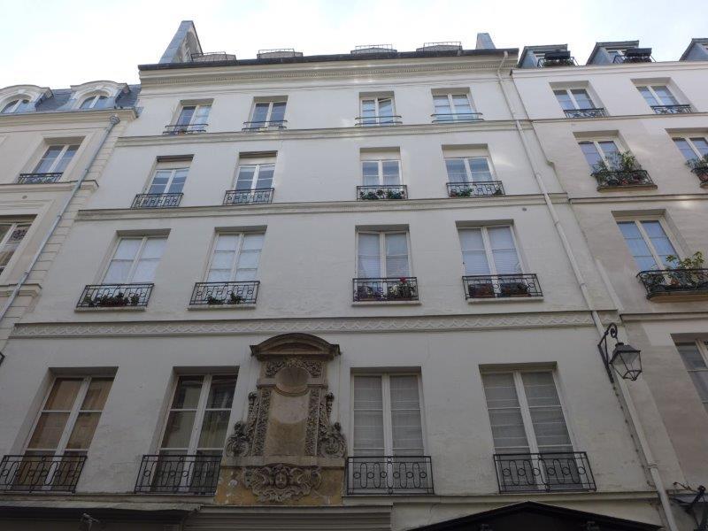 A LOUER Paris VIIème Studio meublé Rue de Lille