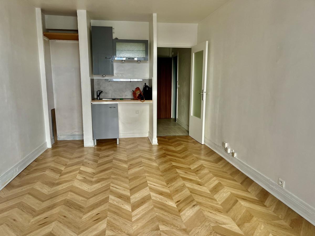 A LOUER STUDIO 23m² PARIS XIVème BALCON 