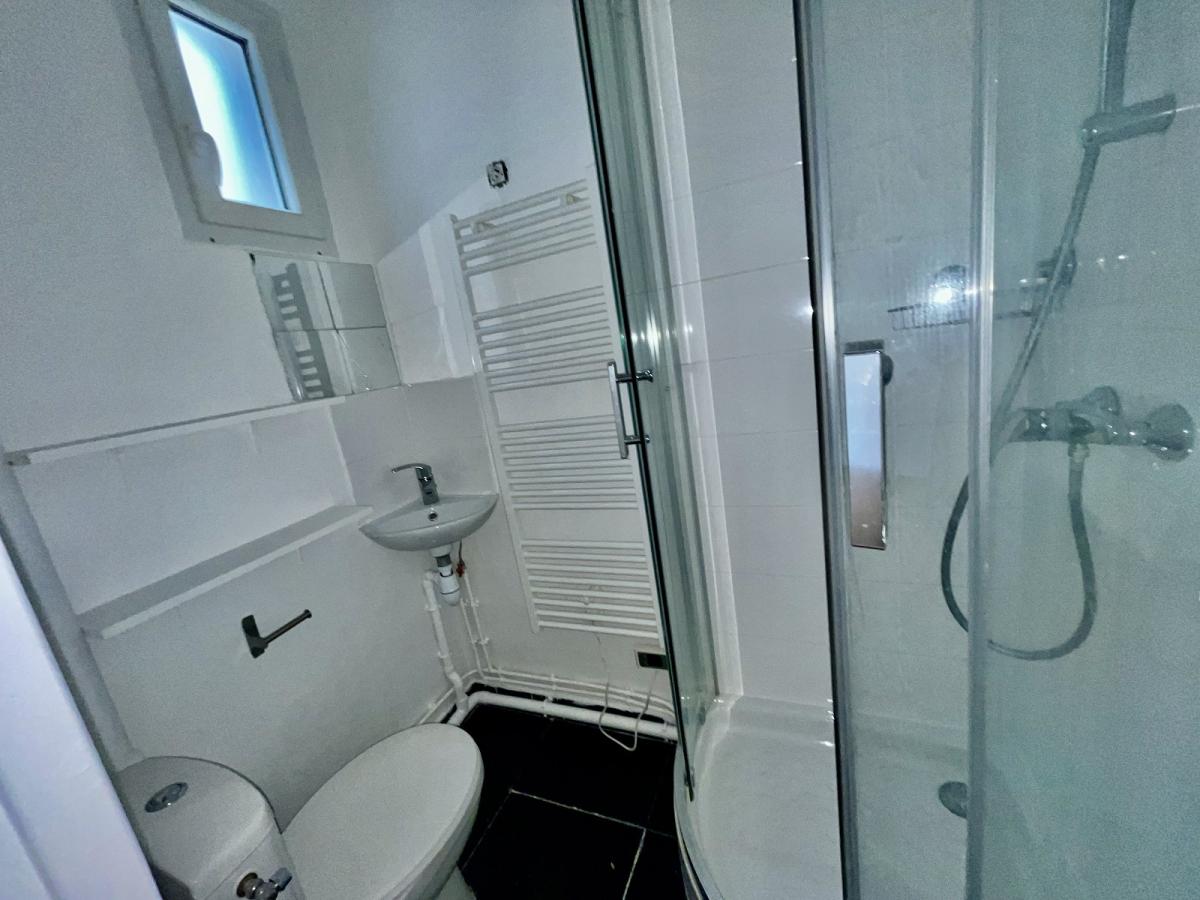 Paris XVIIIème, rue Duhesme (métro Jules Joffrin) 2 Pièces de 33,79m²