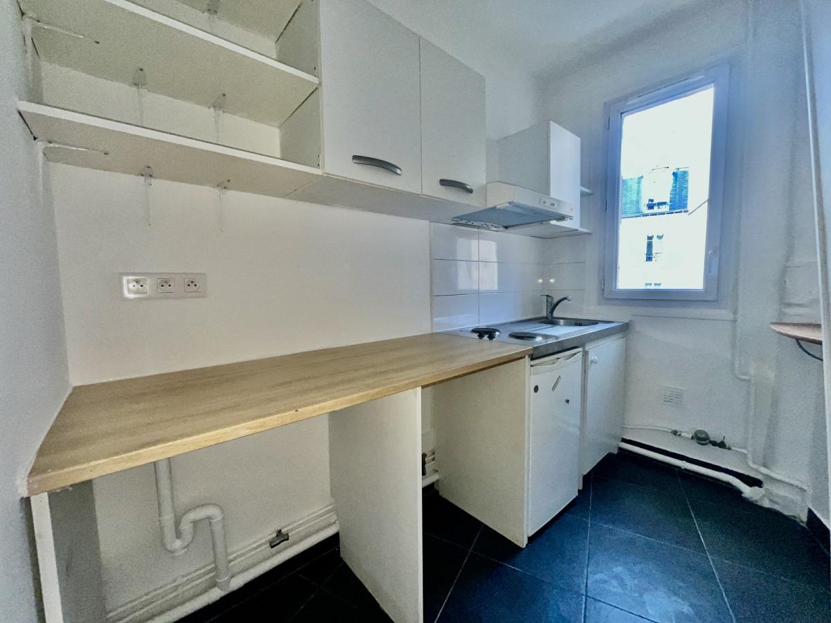 Paris XVIIIème, rue Duhesme (métro Jules Joffrin) 2 Pièces de 33,79m²