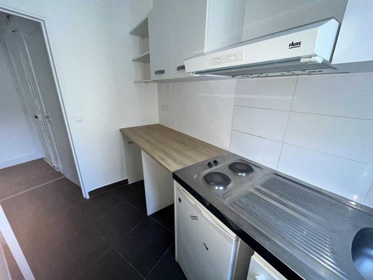 Paris XVIIIème, rue Duhesme (métro Jules Joffrin) 2 Pièces de 33,79m²