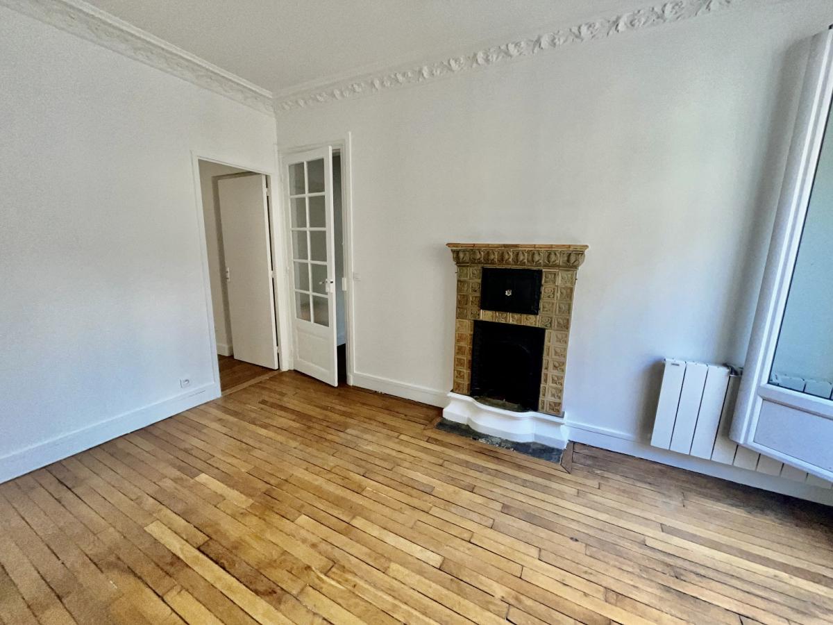 Paris XVIIIème, rue Duhesme (métro Jules Joffrin) 2 Pièces de 33,79m²