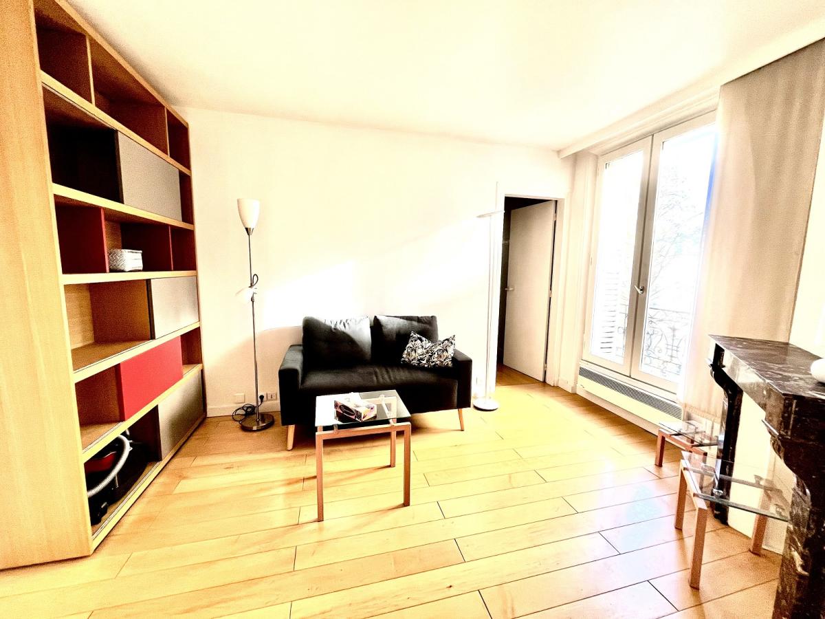 A LOUER  PARIS XVème  2 PIECES Meublé 38.05m² LA MOTTE PICQUET GRENELLE 