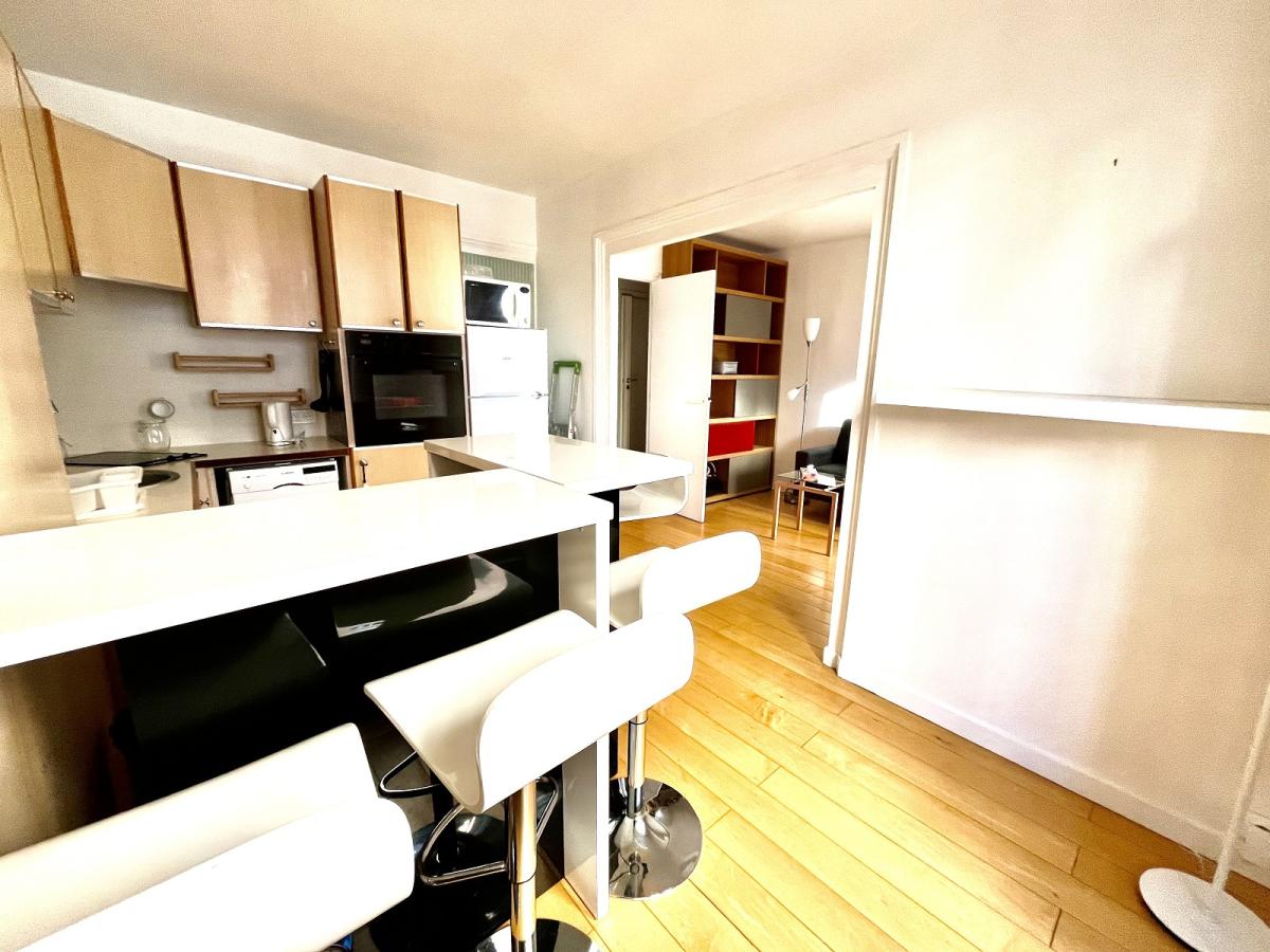 A LOUER  PARIS XVème  2 PIECES Meublé 38.05m² LA MOTTE PICQUET GRENELLE 
