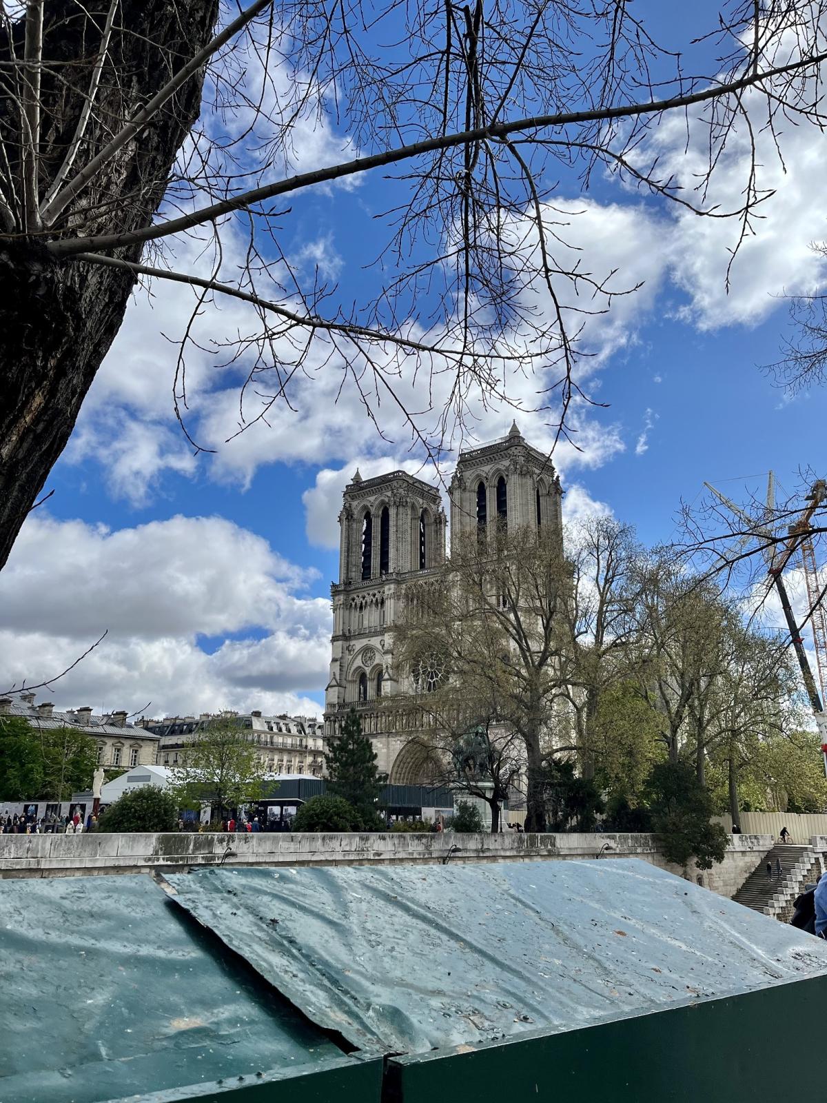 A LOUER 58.20m² PARIS Vème NOTRE DAME