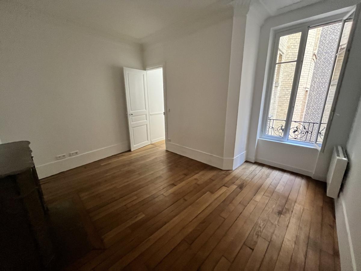 Paris XIVème, rue du Lunain (proche métro Alésia) 2Pièces de 37 m²  REFAIT NEUF