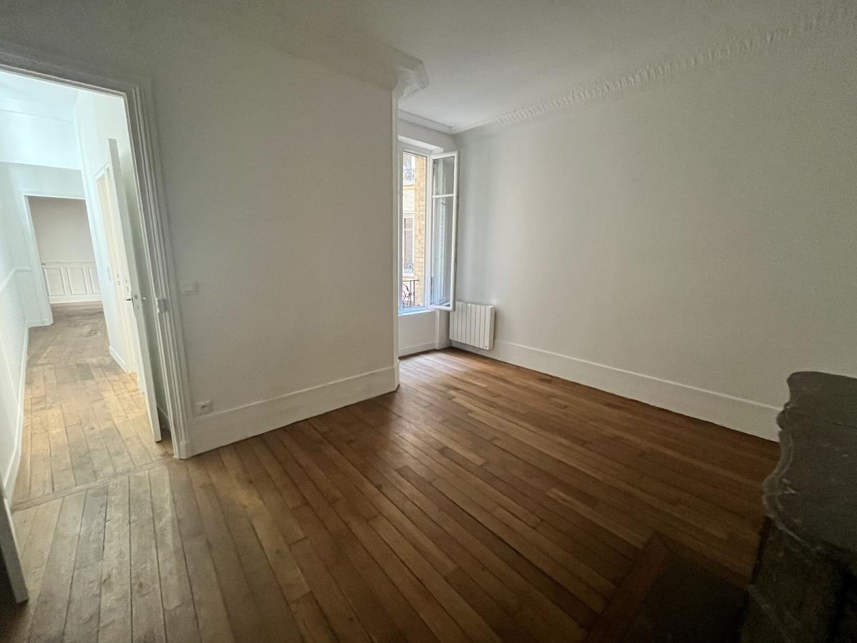 Paris XIVème, rue du Lunain (proche métro Alésia) 2Pièces de 37 m²  REFAIT NEUF